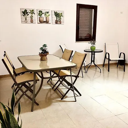 Serenity House 巴莱斯特拉泰