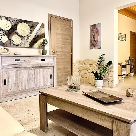 Serenity House 公寓 *